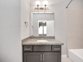 2219 Bellefontaine Street, Houston TX 77030