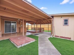 11810 Mosscrest Drive, Houston TX 77048