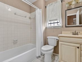 11810 Mosscrest Drive, Houston TX 77048