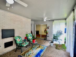 5855 S Braeswood Boulevard SW, Houston TX 77096
