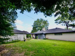 5855 S Braeswood Boulevard SW, Houston TX 77096