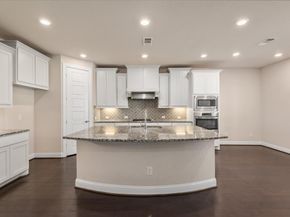 35 N Wheatleigh Drive, Tomball TX 77375