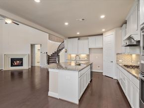 35 N Wheatleigh Drive, Tomball TX 77375