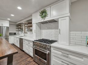 4 Coralvine Court, The Woodlands TX 77380