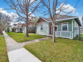 207 Northwood Street, Houston TX 77009