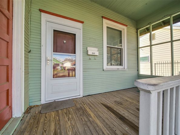 207 Northwood Street, Houston TX 77009