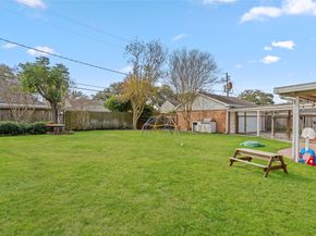 7805 Valley View Lane, Houston TX 77074