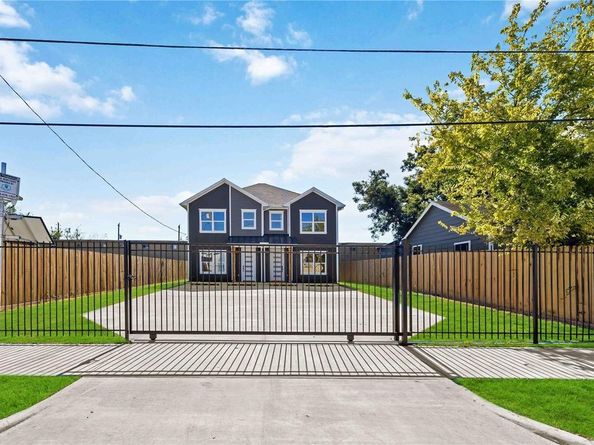 4624 Mayflower Street A/B, Houston TX 77033