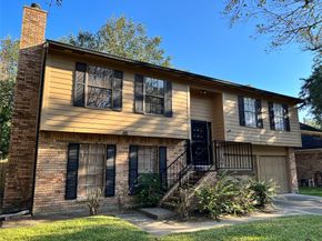 8426 Laurel Trails Drive, Houston TX 77095