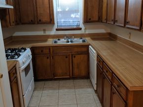 71 S Wavy Oak Circle, The Woodlands TX 77381