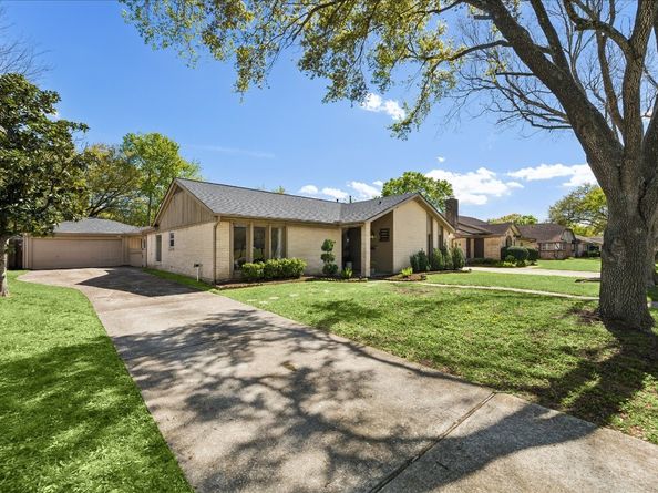 1018 El Dorado Boulevard, Houston TX 77062