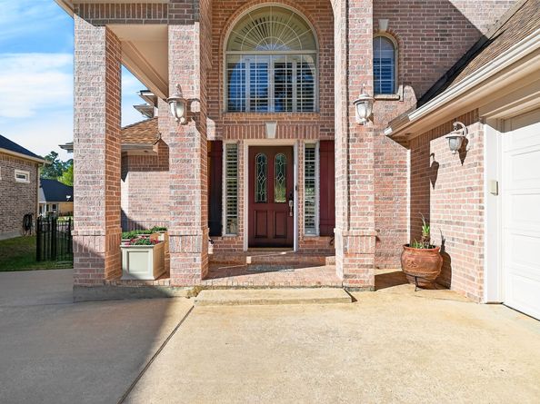 6087 Longmire Trail, Conroe TX 77304