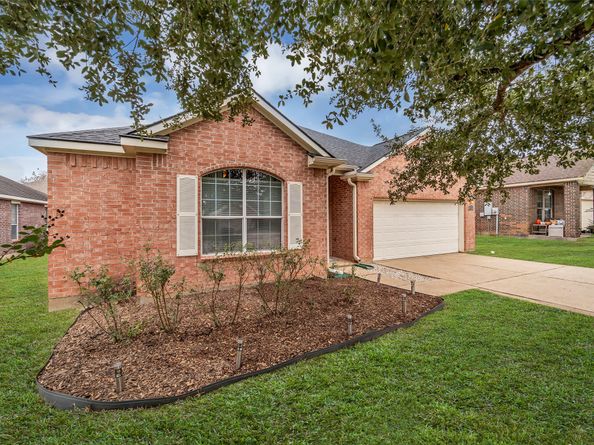 951 Fife Drive, Conroe TX 77301