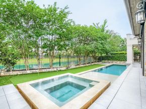 27 Johnathan Landing Ct Court, Spring TX 77389