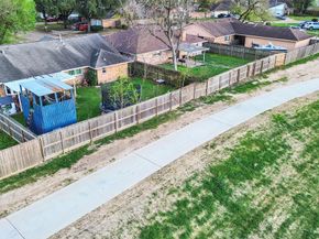 7282 Shady Corners Lane, Houston TX 77040