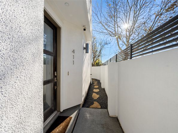 411 T C Jester Boulevard, Houston TX 77007