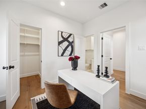 2810 Mills Street, Houston TX 77026