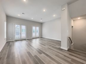 1250 N Post Oak Road A, Houston TX 77055