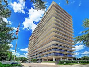 2200 Willowick Road 11C, Houston TX 77027