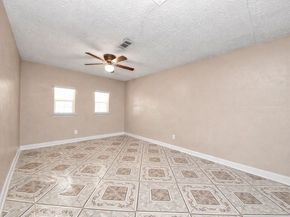 2914 Dragonwick Drive, Houston TX 77045