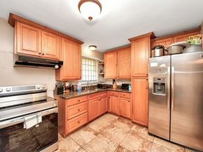 2914 Dragonwick Drive, Houston TX 77045