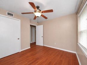 2914 Dragonwick Drive, Houston TX 77045