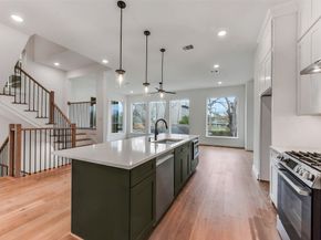 806 Fisher Street F, Houston TX 77018