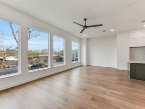 806 Fisher Street F, Houston TX 77018