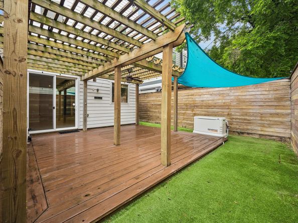 1609 Saint Charles Street B, Houston TX 77003