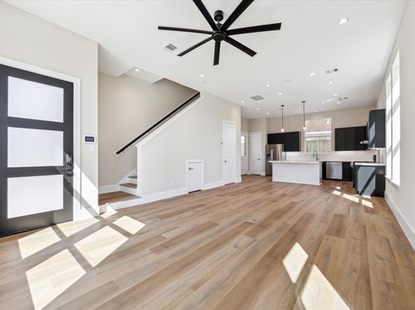 5613 Leonard Street, Houston TX 77023