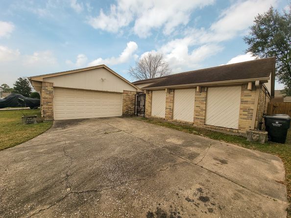 3430 Hombly Road, Houston TX 77066