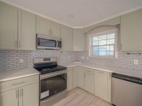 6363 Ivyknoll Drive Drive, Houston TX 77035