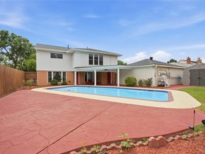 15319 Seahorse Drive, Houston TX 77062