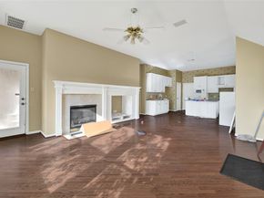 19 S Scarlet Elm Court, The Woodlands TX 77382