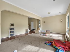 19 S Scarlet Elm Court, The Woodlands TX 77382