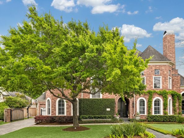 907 Enclave Lake Drive, Houston TX 77077