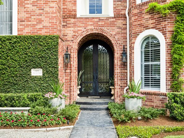 907 Enclave Lake Drive, Houston TX 77077