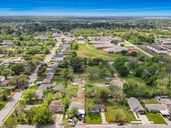 5018 Northridge Drive, Houston TX 77033