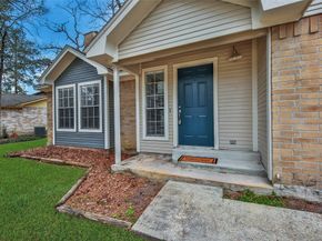 32 E Lance Leaf Road, The Woodlands TX 77381