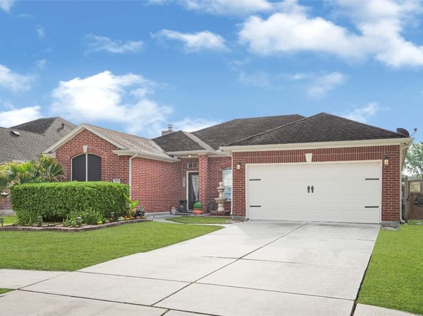 16827 Ship Anchor Drive, Friendswood TX 77546