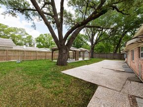 7722 Richmond Avenue, Houston TX 77063