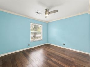 7722 Richmond Avenue, Houston TX 77063