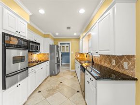 7722 Richmond Avenue, Houston TX 77063