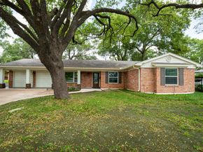 7722 Richmond Avenue, Houston TX 77063
