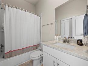 5528 Cornish Street E, Houston TX 77007