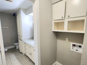 9110 Kentshire Drive A B, Houston TX 77078