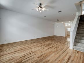 5941 South Loop E 1002, Houston TX 77033