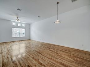 5941 South Loop E 1002, Houston TX 77033