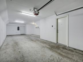 5941 South Loop E 1002, Houston TX 77033
