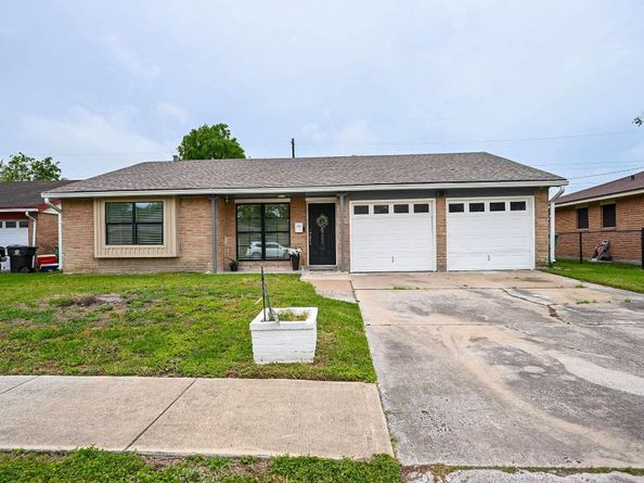 4827 Knotty Oaks Trail, Houston TX 77045